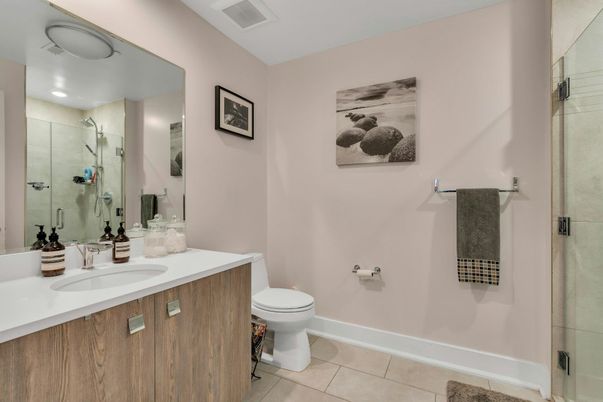 Bathroom, Dual Sink Vanities, Interior, Recessed Lighting