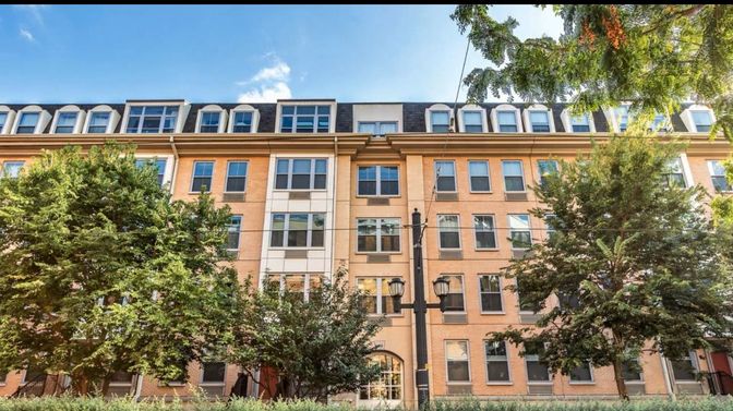 Exterior, Facade, Rowhouse