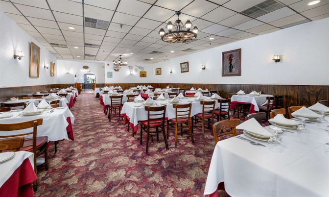 Chandelier, Dining room, Interior, Recessed Lighting