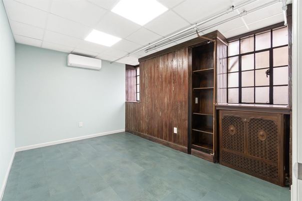 Empty room, Interior, Recessed Lighting, Wooden Walls