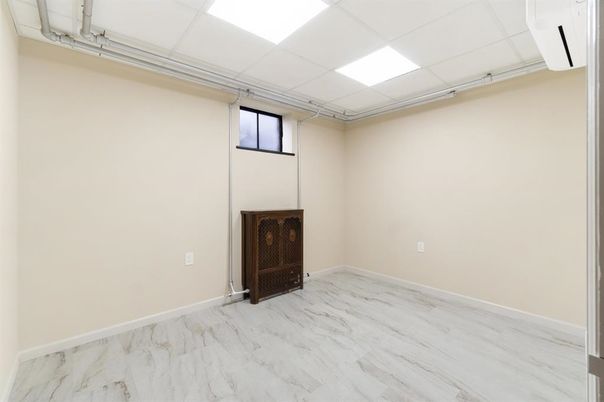 Empty room, Interior, Marble, Recessed Lighting