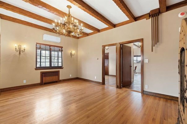 Chandelier, Empty room, Interior, Wooden Beams, Wood Texture Flooring
