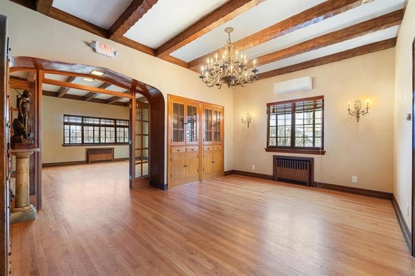 Chandelier, Empty room, Interior, Wooden Beams, Wood Texture Flooring