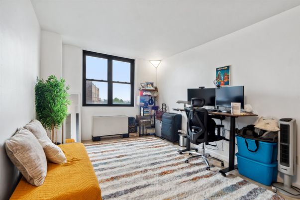 Home Office, Interior