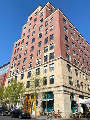 Exterior, Facade, Chicago School