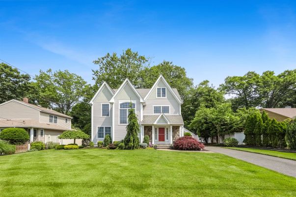 Backyard, Exterior, Facade, Queen Anne Victorian