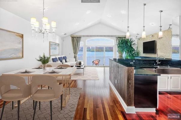 Chandelier, Dining room, Interior, Pendant Lights, Recessed Lighting, Water, Wood Texture Flooring