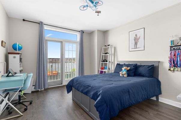 Bedroom, Home Office, Interior, Water, Wood Texture Flooring