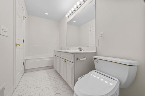 Bathroom, Interior, Recessed Lighting