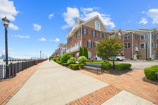 Exterior, Facade, Brick Facade, Rowhouse