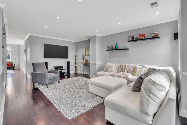 Interior, Living room, Recessed Lighting, Wood Texture Flooring