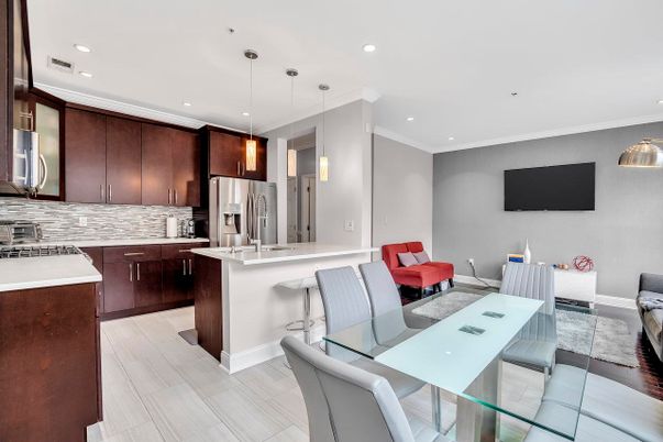 Dining room, Interior, Kitchen, Pendant Lights, Recessed Lighting, Stainless Steel Appliances