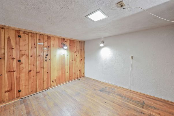 Empty room, Interior, Recessed Lighting, Wood Texture Flooring, Wooden Walls