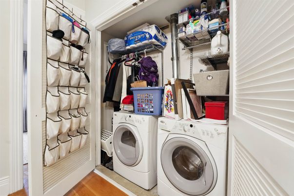 Interior, Utility Closets, Washer, Wood Texture Flooring