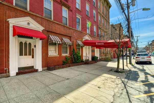 Exterior, Facade, Brick Facade, Rowhouse