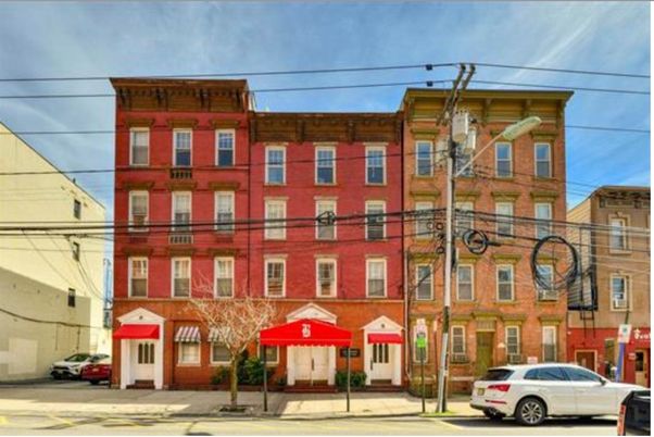 Exterior, Facade, Brick Facade, Rowhouse
