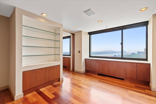 Interior, Projection Screen, Recessed Lighting, Water, Wood Texture Flooring