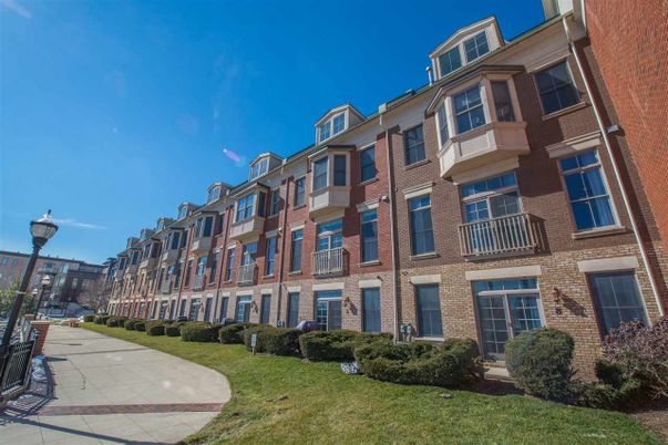 Exterior, Facade, Brick Facade, Rowhouse