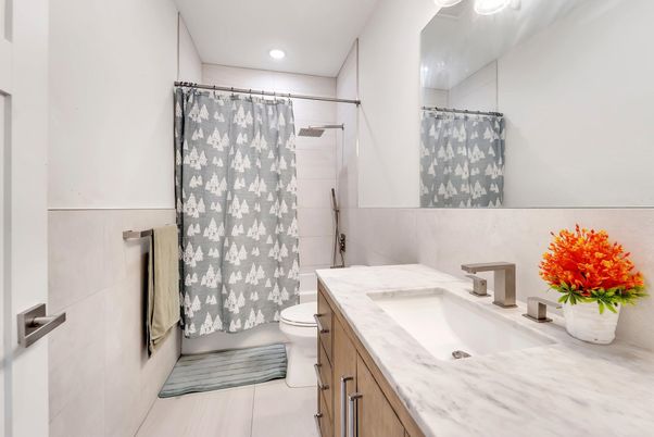 Bathroom, Interior, Recessed Lighting