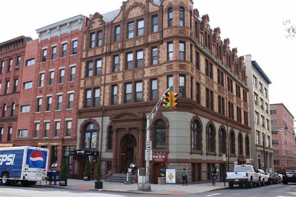 Exterior, Facade, Chicago School