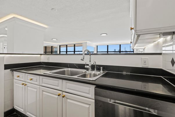 Interior, Kitchen, Recessed Lighting
