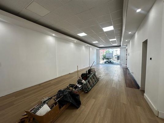 Fitness Equipment, Interior, Recessed Lighting, Wood Texture Flooring
