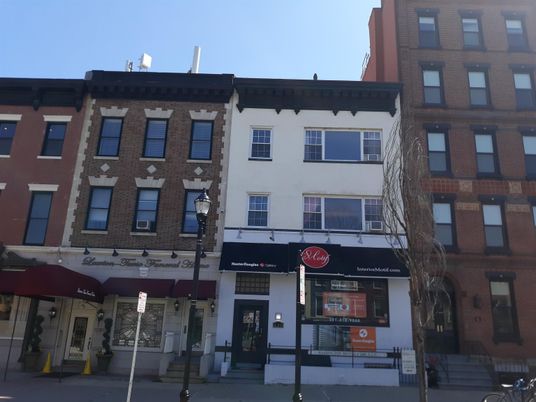 Exterior, Facade, Rowhouse