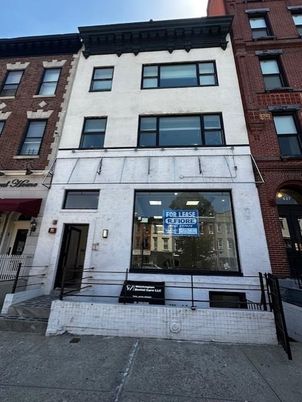 Exterior, Facade, Brick Facade, Rowhouse