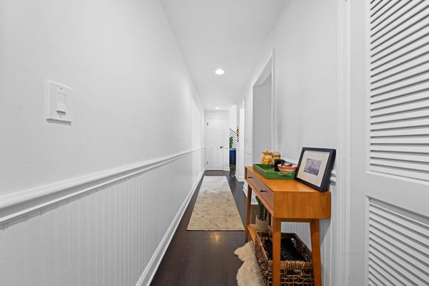 Interior, Recessed Lighting, Wood Texture Flooring