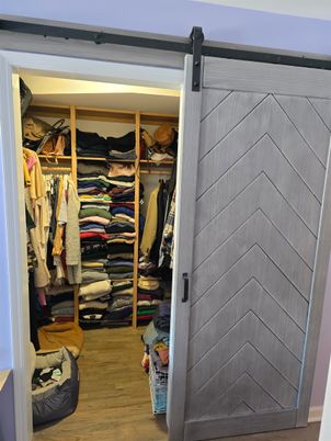 Interior, Walk-in Closets, Wood Texture Flooring