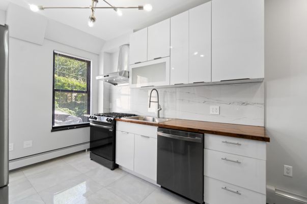 Interior, Kitchen, Marble Walls, Stainless Steel Appliances