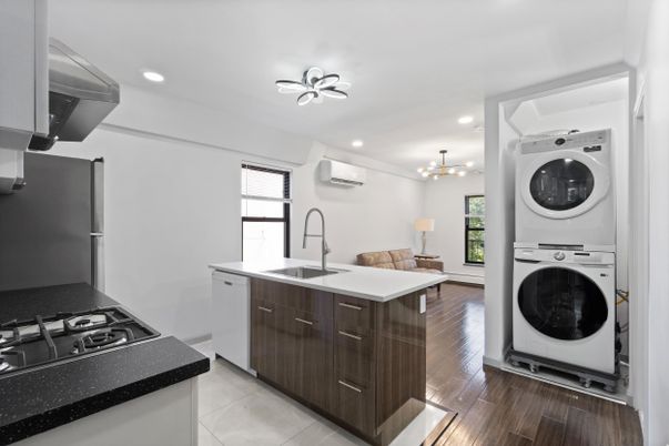 Interior, Kitchen, Pendant Lights, Recessed Lighting, Utility Closets, Washer, Wood Texture Flooring