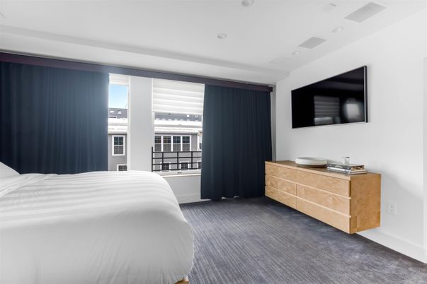 Bedroom, Interior, Water