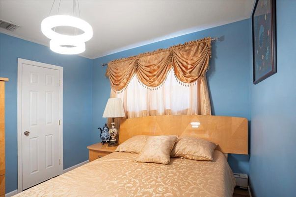 Bedroom, Interior, Pendant Lights