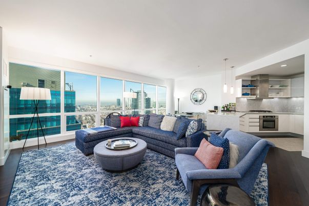 Interior, Kitchen, Living room, Pendant Lights, Recessed Lighting, Stainless Steel Appliances