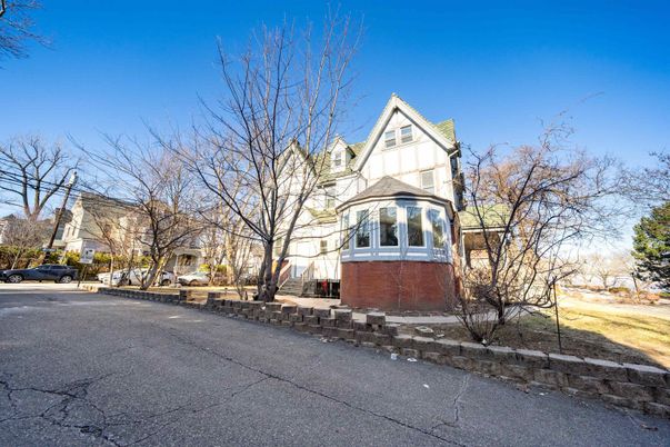 Exterior, Facade, Brick Facade, Queen Anne Victorian