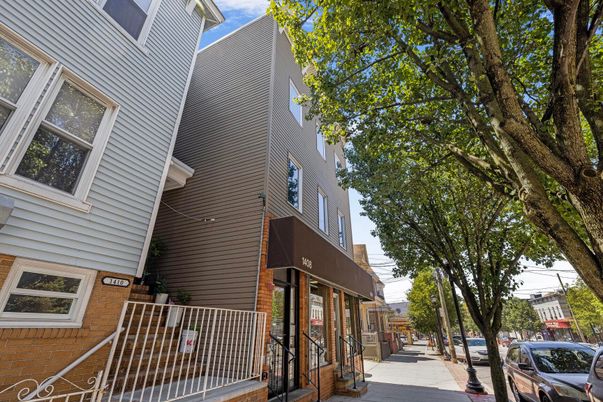 Exterior, Facade, None