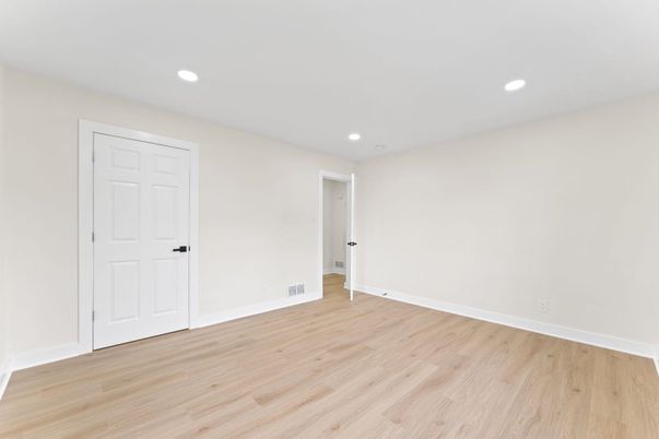 Empty room, Interior, Recessed Lighting, Wood Texture Flooring