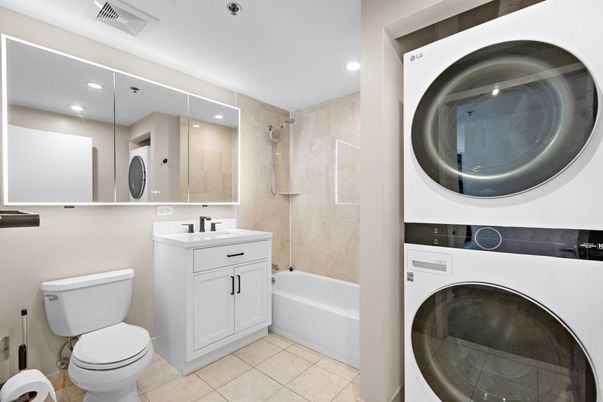 Bathroom, Interior, Recessed Lighting, Washer