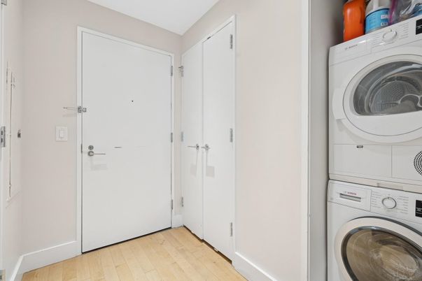 Interior, Utility Closets, Washer, Wood Texture Flooring