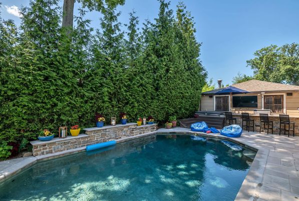 Exterior, Pool