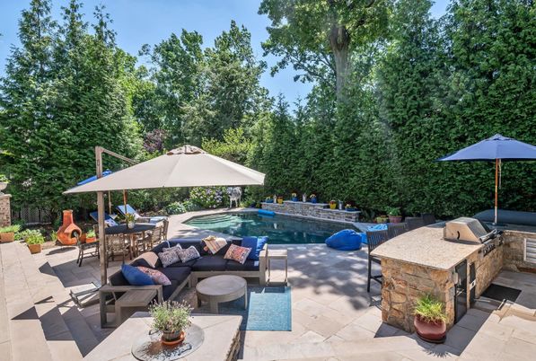 Exterior, Pool