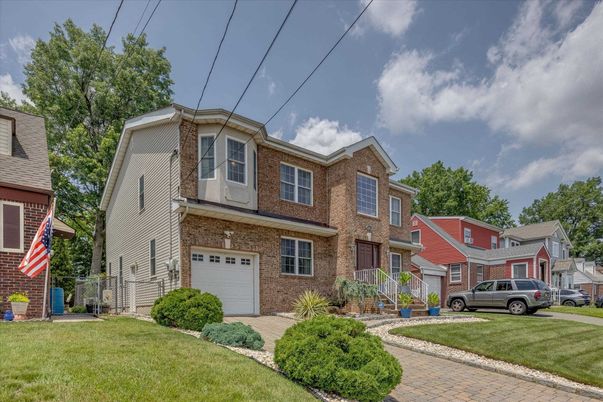 Attached, Exterior, Facade, Brick Facade, Rowhouse