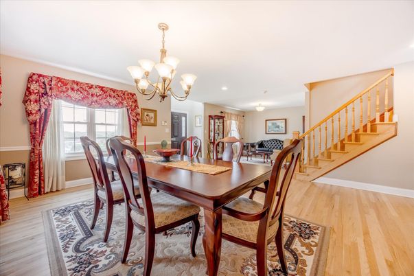 Chandelier, Dining room, Interior, Recessed Lighting, Wood Texture Flooring