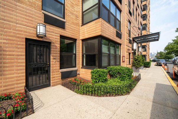 Exterior, Facade, Brick Facade, Rowhouse