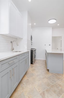 Interior, Kitchen, Recessed Lighting, Washer