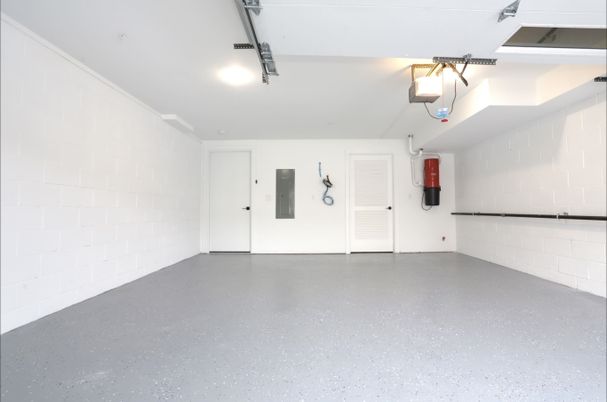 Garage, Interior
