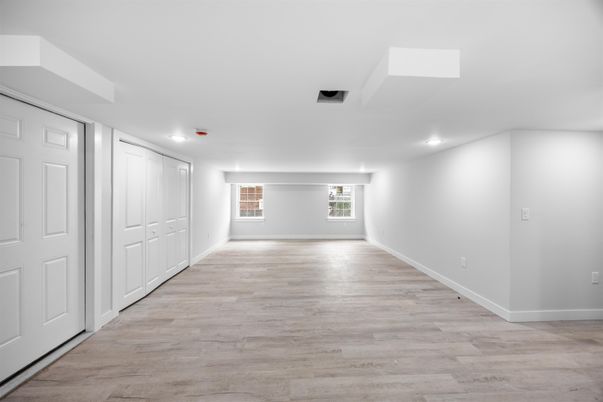 Empty room, Interior, Recessed Lighting, Wood Texture Flooring