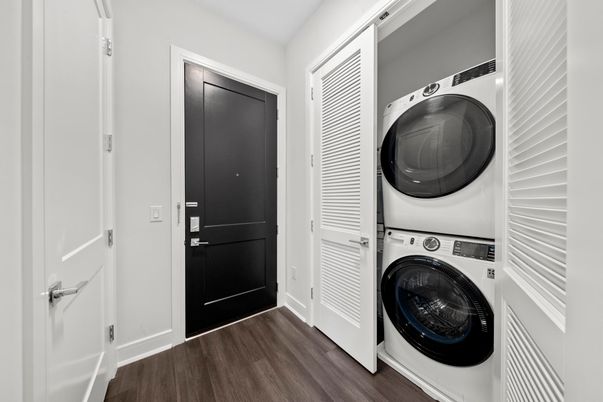 Interior, Utility Closets, Washer, Wood Texture Flooring