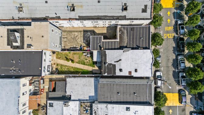 Exterior, Drone